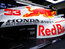 Load image into Gallery viewer, Red Bull Honda Racing Formula One Team Japanese Grand prix Suzuka Circuit Edition Team Cap