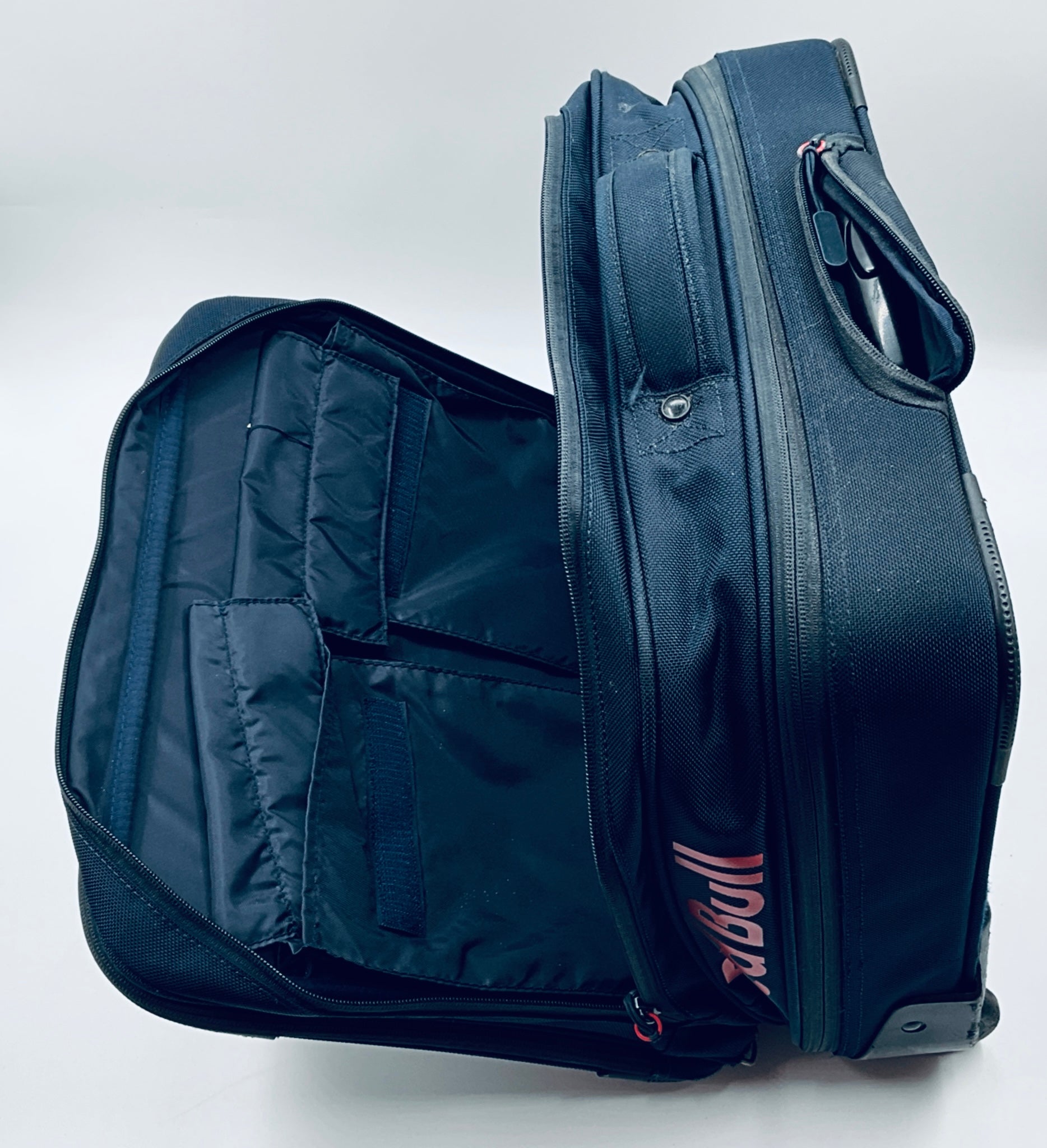 Oracle Red Bull Racing F1 Team Wheelie Cabin Luggage/Laptop Bag Team I