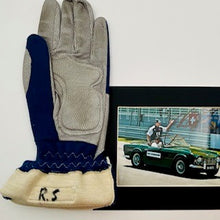 Load image into Gallery viewer, Ralf Schumacher BMW Williams F1 Team Race Used Glove &amp; Hand Signed Photograph